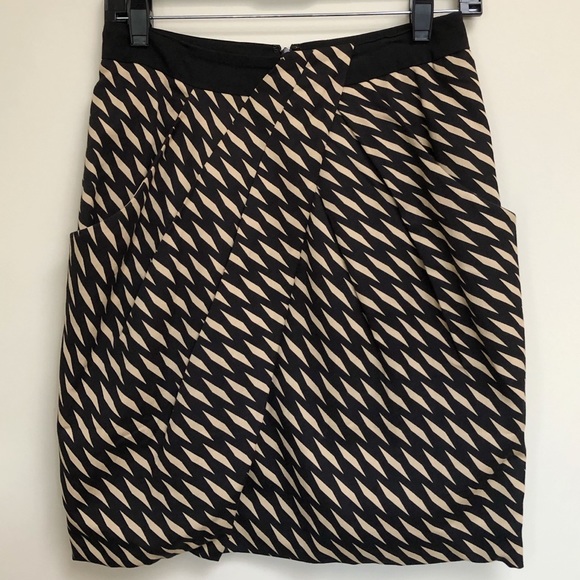 Anthropologie Dresses & Skirts - Anthropologie Black & Beige Origami Pleated Skirt